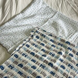 100% Muslin swaddle blankets